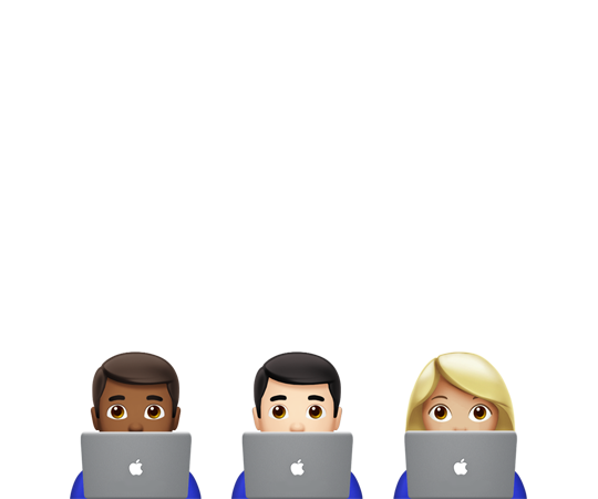 trois personnes sur leurs macbooks