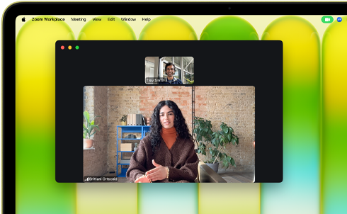 MacBook Neo, couleur jaune agrume, appel vidéo à l’écran, fonctionnalité Cadre centré qui maintient la personne dans le cadre