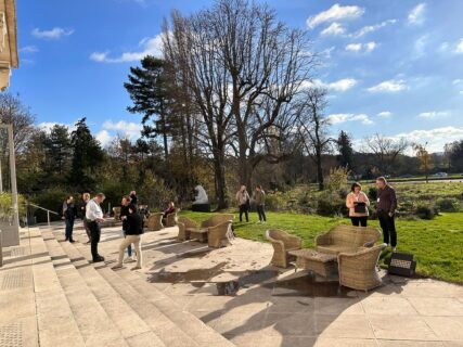 Photo de l'évènement dédié aux établissements partenaires d'Econocom au château de Longchamp à l'extérieur